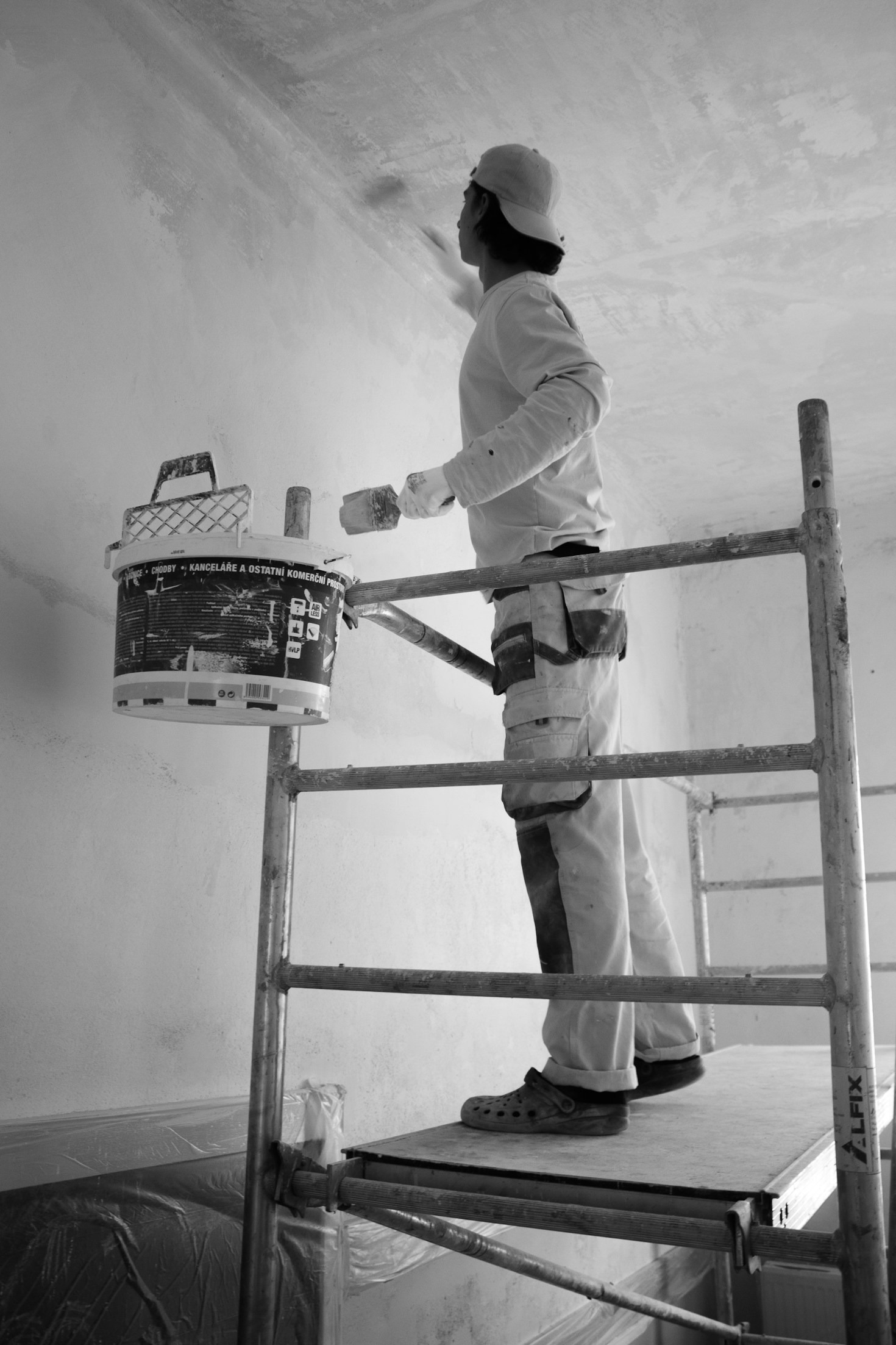 10 Signs It’s Time to Call a Handyman